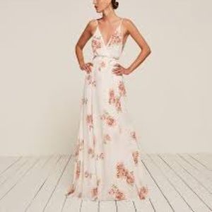 ISO reformation callalily dress 2, 4, or 6!
